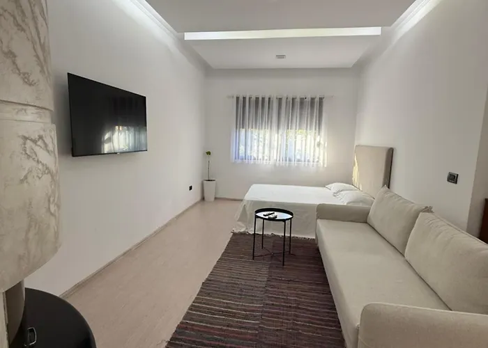 Ani With Fireplace * Τίρανα