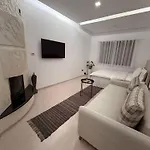 Ani With Fireplace Apartment